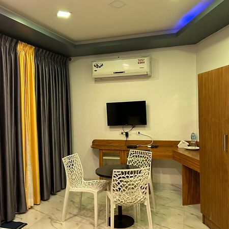 G Hotel Kottakuppam Exterior photo