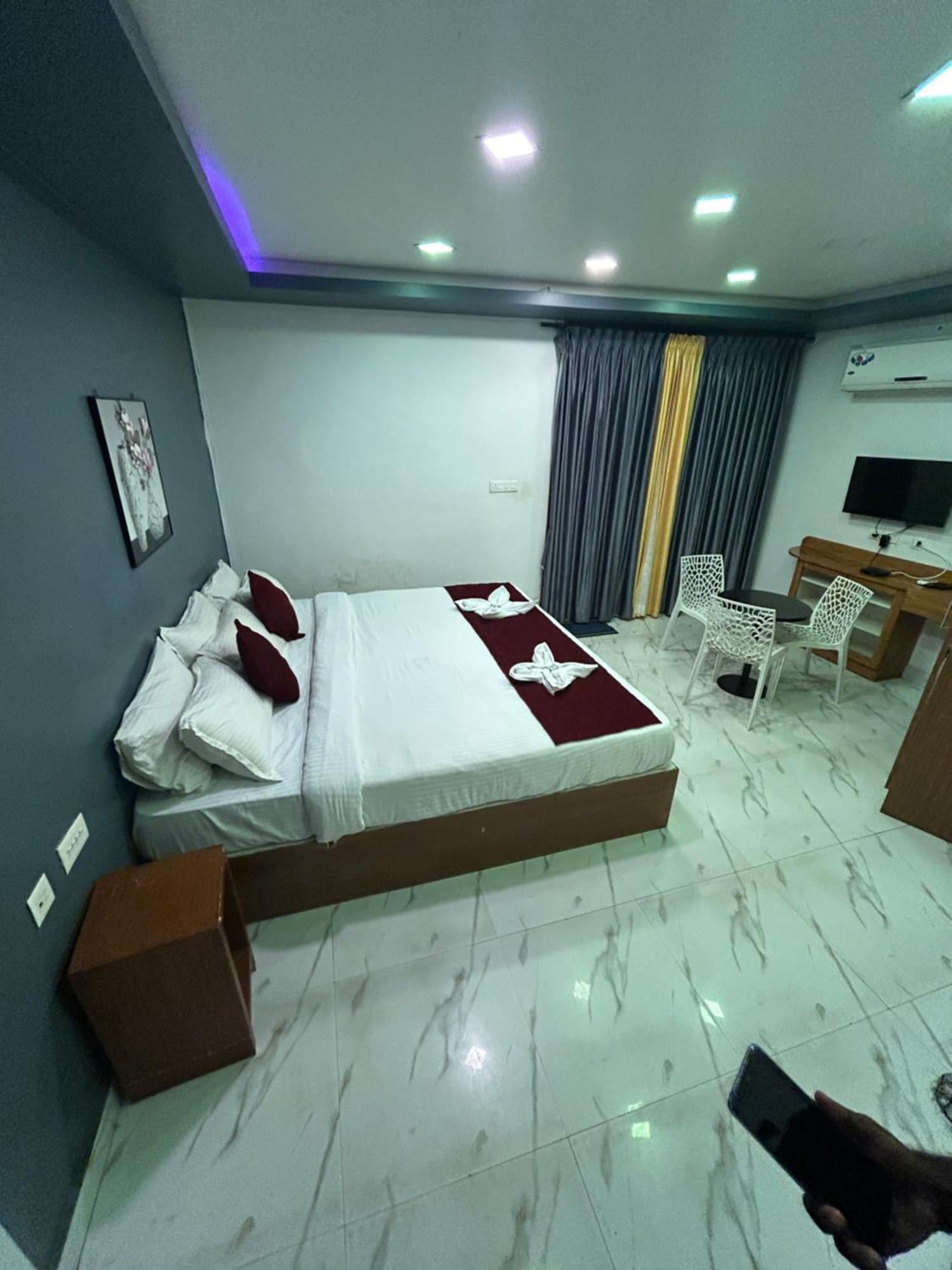 G Hotel Kottakuppam Exterior photo